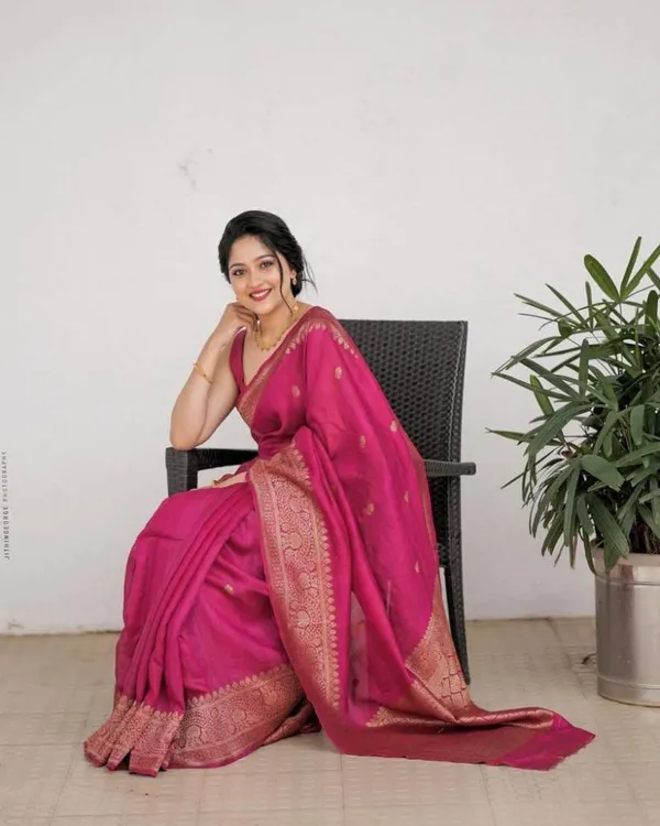 Lichi_Soft_Silk_Rich_Pallu_Saree