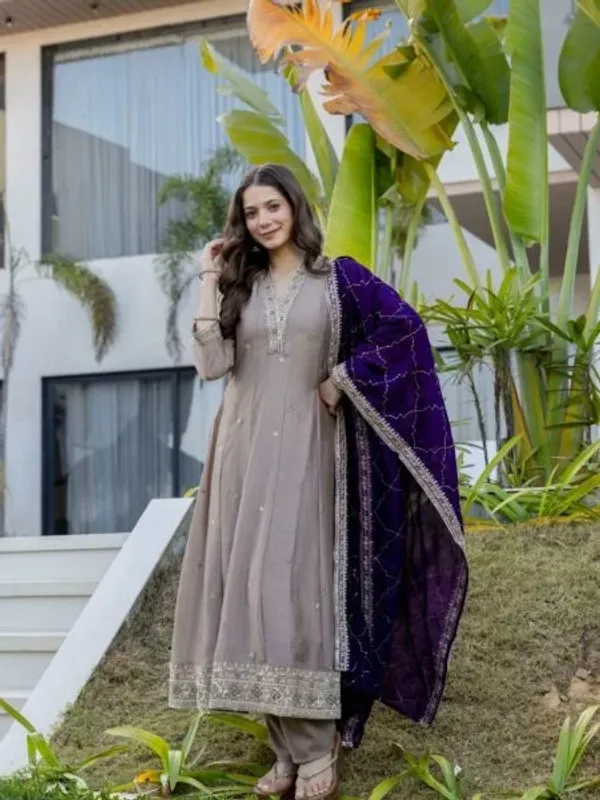 Stylish_Cream_Anarkali_Suit_with_Embroidery_Work_for_Women