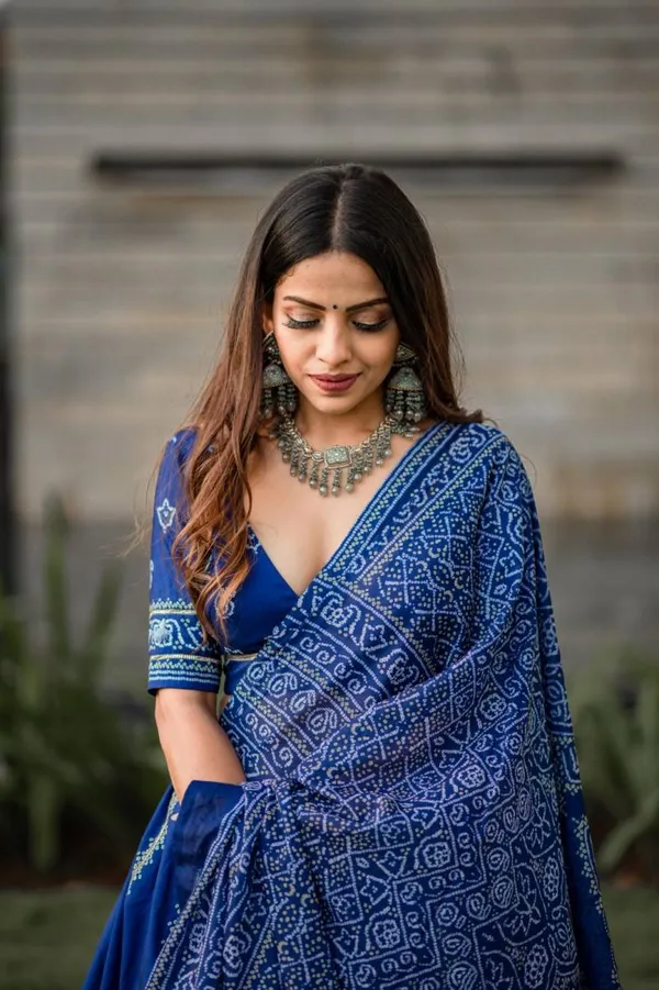 Vaishali_Silk_Bandhani_Lehenga_Choli