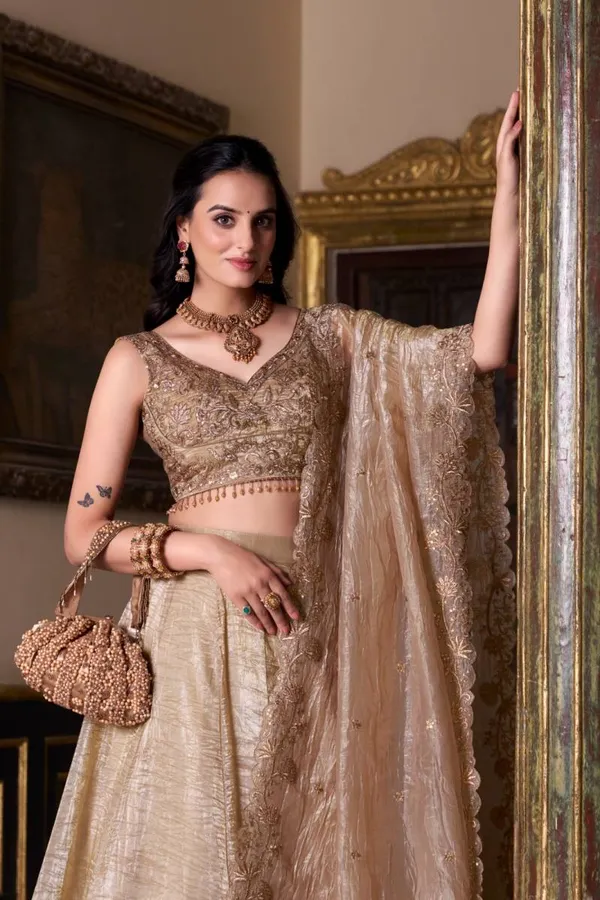 Gold_Crush_Plain_Wedding_Lehenga