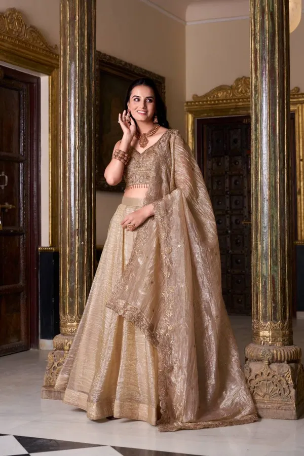 Gold_Crush_Plain_Wedding_Lehenga