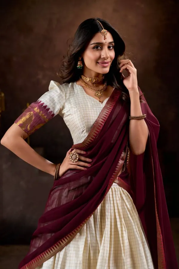 Poly_Cotton_Zari_Weaving_Worked_Lehenga_Choli