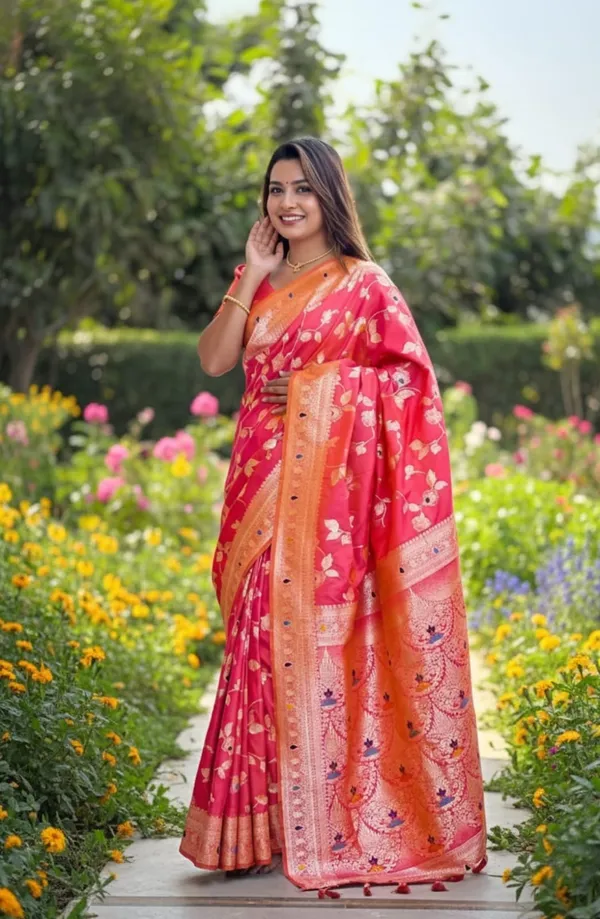 Soft_Banarasi_Silk_Zari_Weaving_Designer_Saree