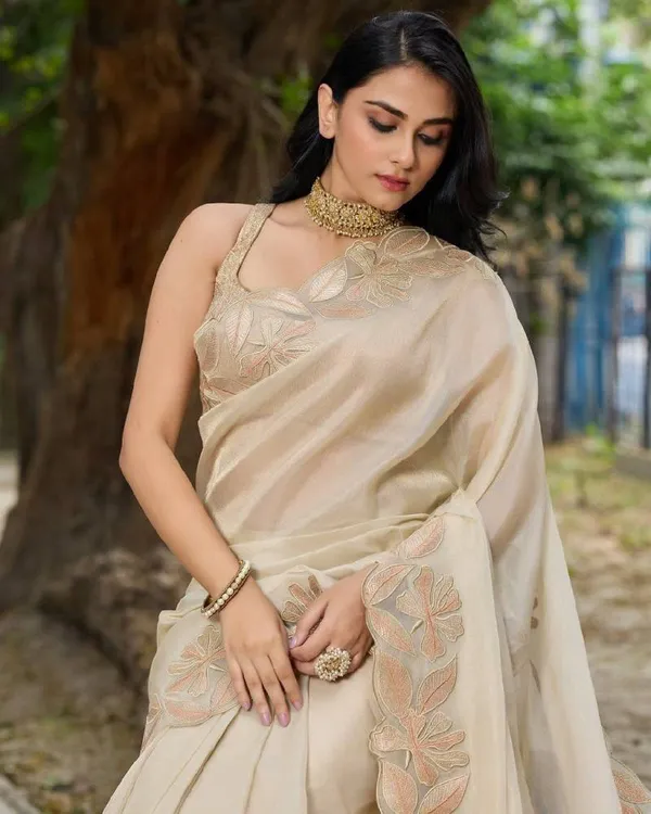 Organza_Silk_Embroidered_Festive_Wear_Saree