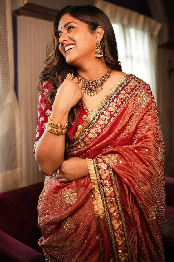 Banarasi_Crush_With_Embroidery_Work_Saree