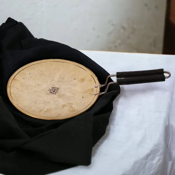 Heavy_Weighted_Brass_Tawa/Tawa_For_Roti/Chapati/Naan_With_Double_Handle