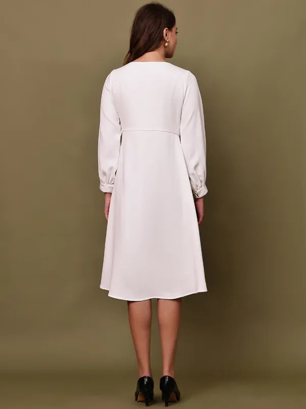 White_Banana_Crepe_Dress_For_Women