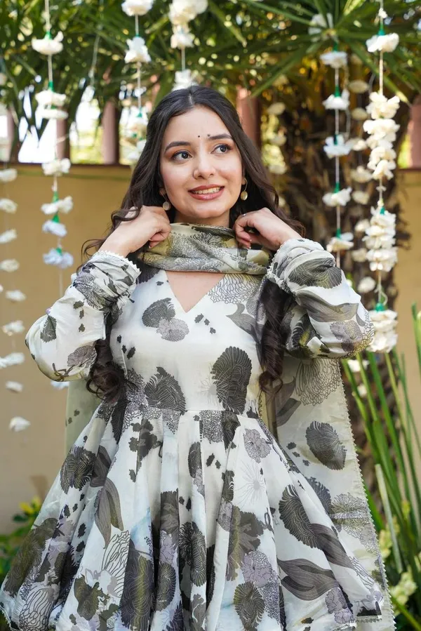 Looking_for_this_same_colour_beautiful_Designer_Kurta_set_On_RAYON_fabric_with_inner.