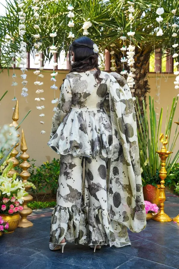 Looking_for_this_same_colour_beautiful_Designer_Kurta_set_On_RAYON_fabric_with_inner.