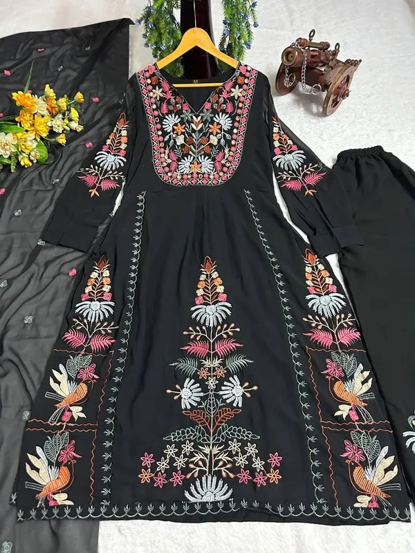 Women_Georgette_Kurta_Palazzo_Dupatta_Set