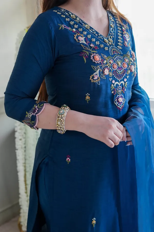 Women_Silk_Kurta_Pant_Dupatta_Set