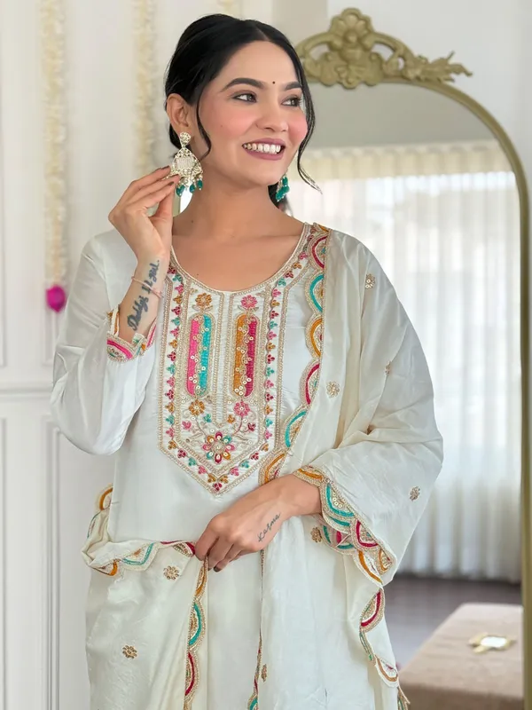 Women’s_Kurta_Pent_Dupatta_Set