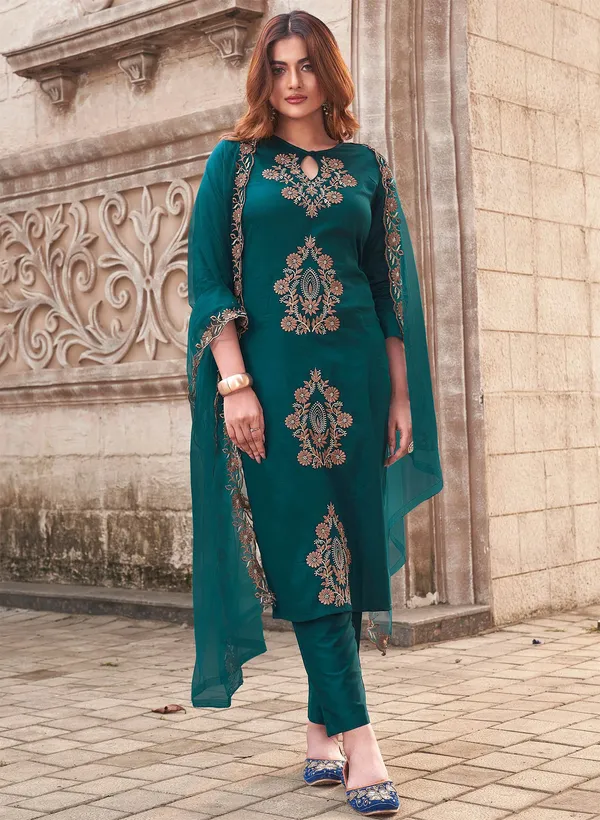 Women’s_Kurta_Pent_Dupatta_Set