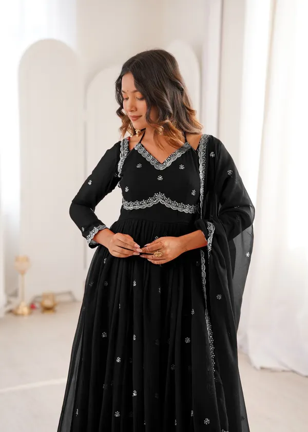 Black_New_Designer_Party_Wear_Heavy_Embroidery_Work_3_PIS_Suit_Set