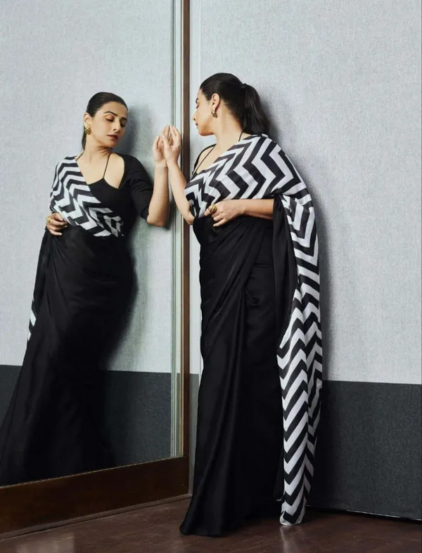 Black_Digital_Printed_Satin_Silk_Saree_For_Women