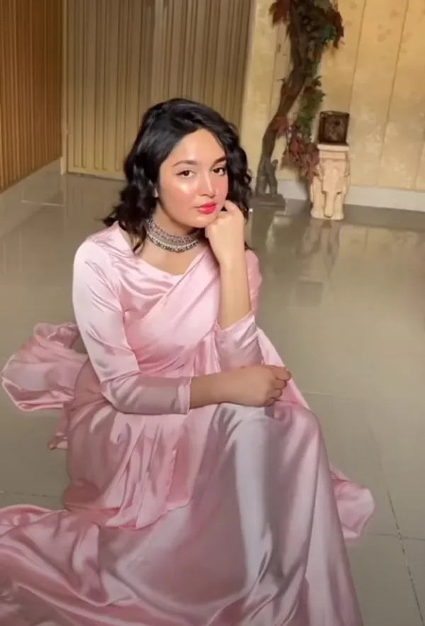 Pastel_Pink_Plain_Satin_Silk_Saree_For_Women