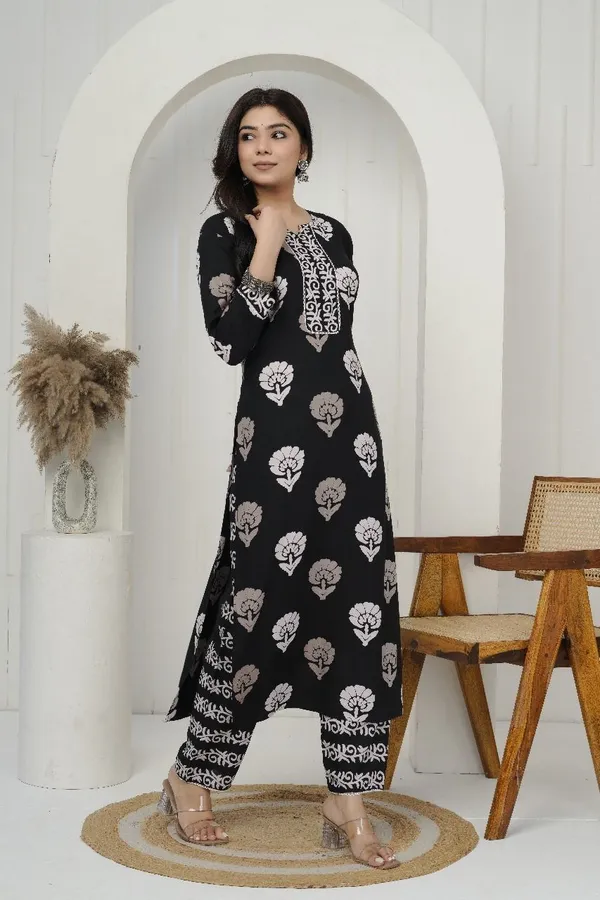 Maroon_&_Black_Rayon_Regular_Kurta,_Palazzo_&__Salwar_,Dupatta_Set_Combo_For_Women
