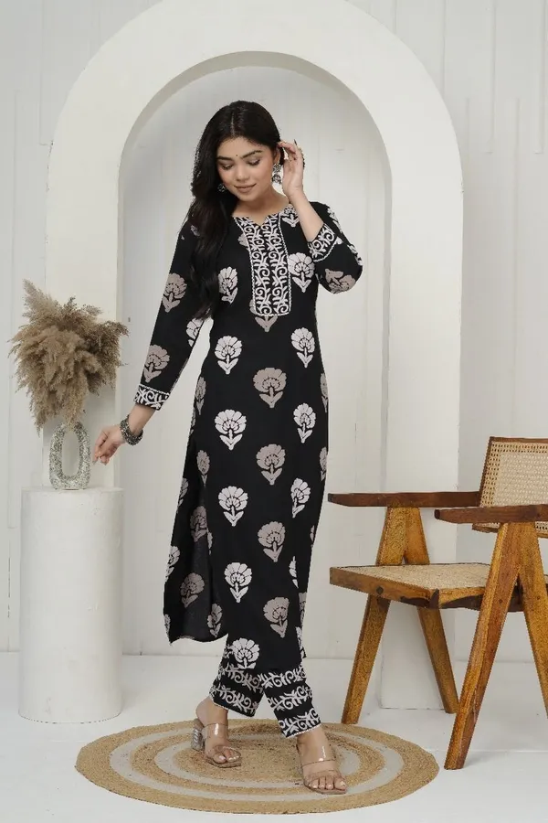 Maroon_&_Black_Rayon_Regular_Kurta,_Palazzo_&__Salwar_,Dupatta_Set_Combo_For_Women