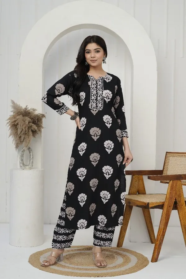Black_Rayon_Regular_Kurta,_Salwar_Set_and_Maroon_Rayon_Regular_Kurta,_Palazzo_&_Dupatta_Set_For_Women