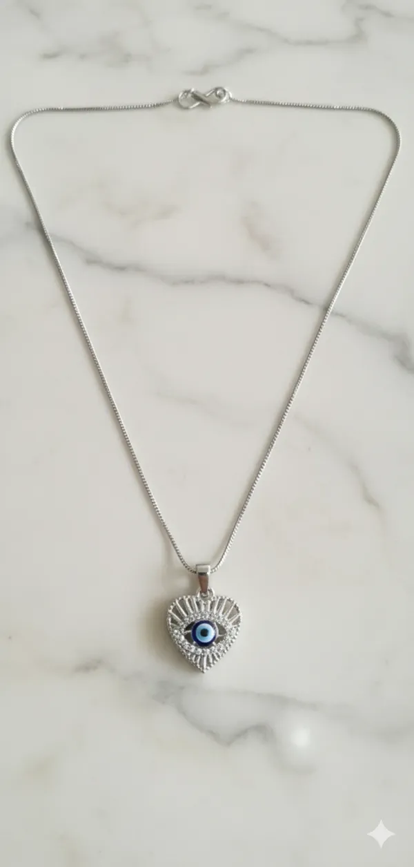 The_Aegis_Heart_Chain_And_Pendant_For_Women