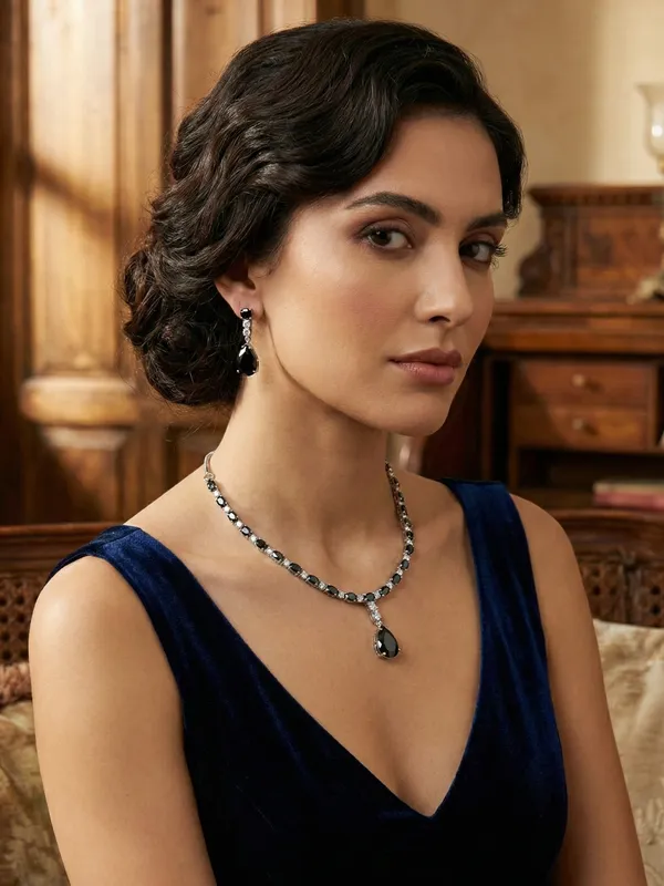 Black_Alloy_Elegant_Necklace_Set_For_Women