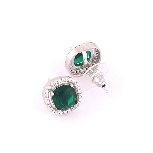 Green_stoned_Pendant_Set_for_Women