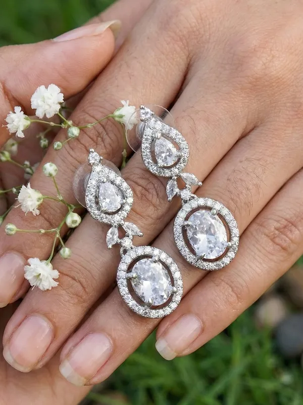 Silver_Alloy_Fashionable_Earrings_For_Women
