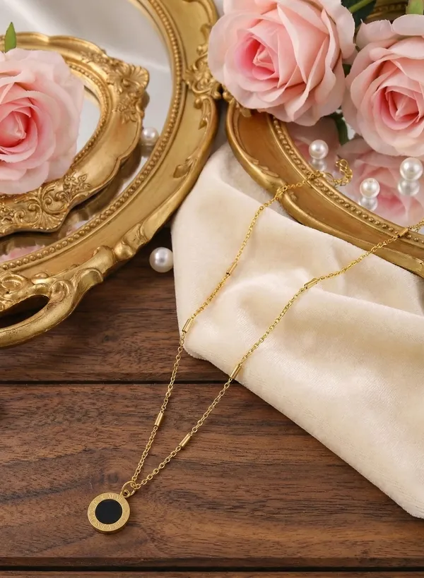 Gold_pated_Elegant_Pendant