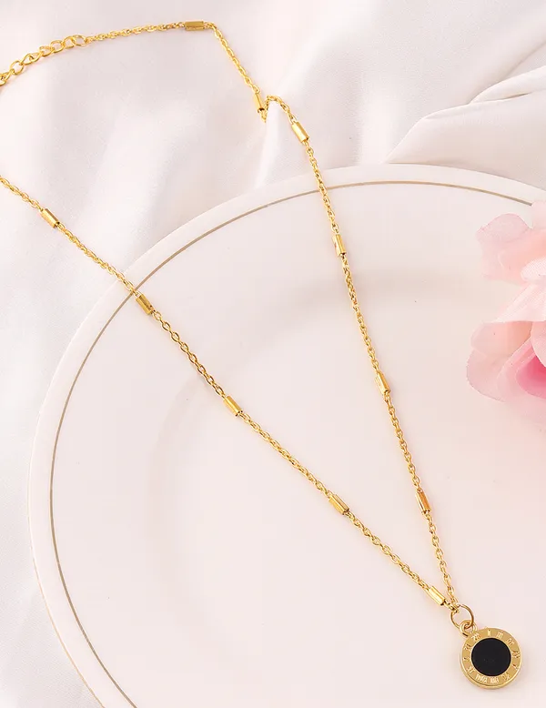 Gold_pated_Elegant_Pendant