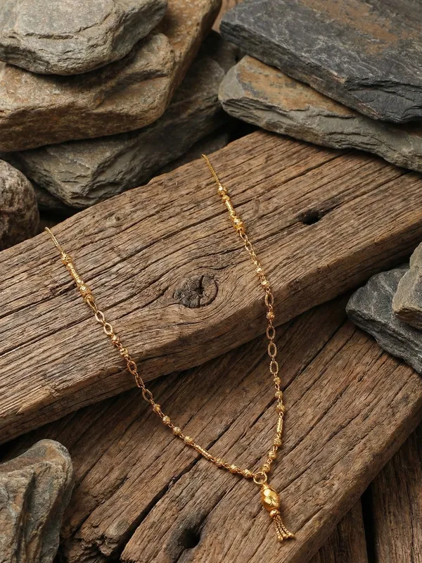 Golden_Alloy_Elegant_Mangal_Sutra_For_Women