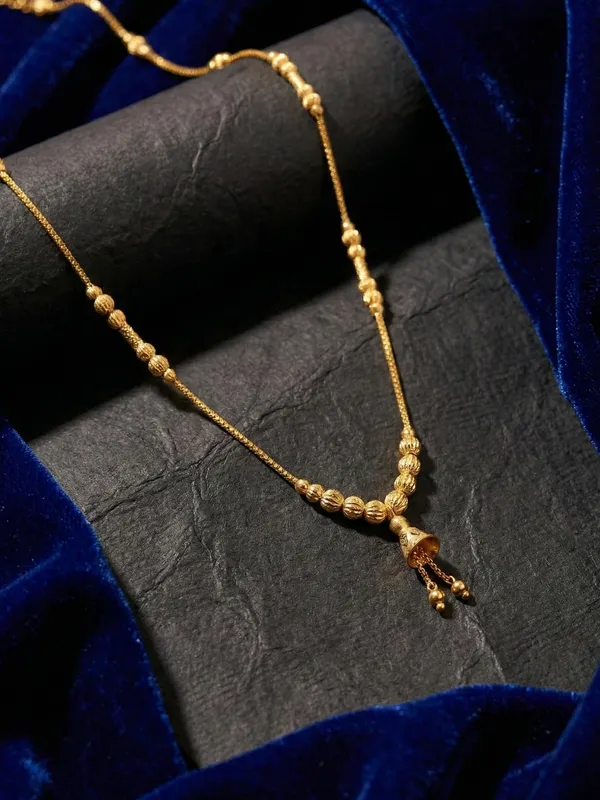Golden_Alloy_Elegant_Mangal_Sutra_For_Women