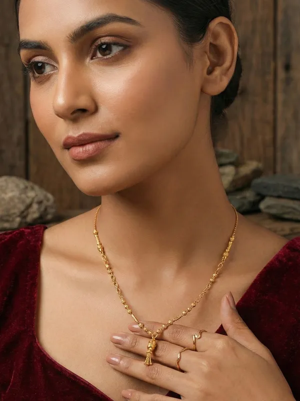 Golden_Alloy_Elegant_Mangal_Sutra_For_Women