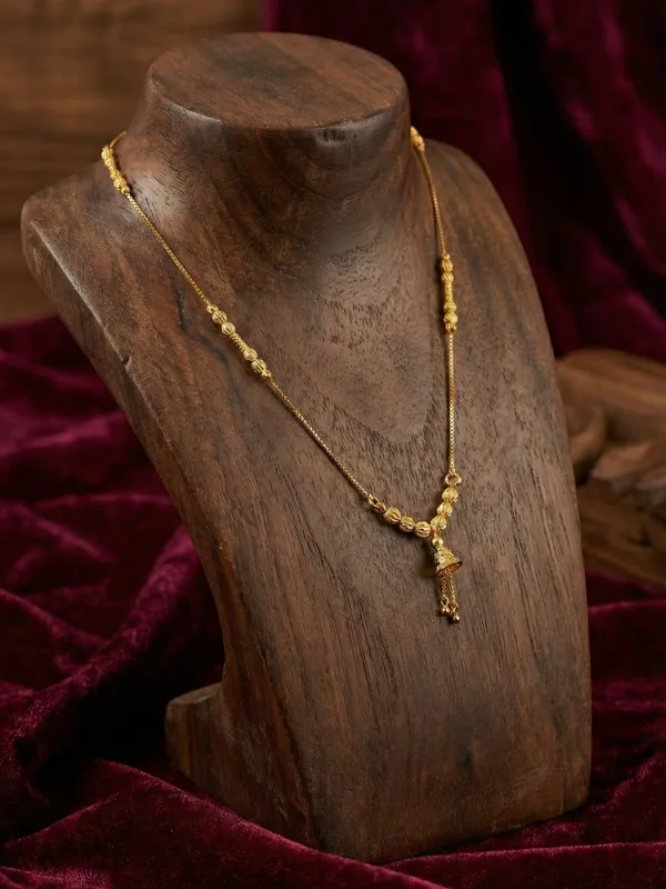 Golden_Alloy_Elegant_Mangal_Sutra_For_Women