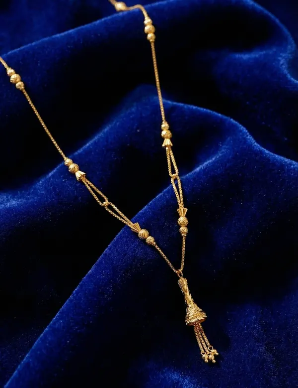 Golden_Alloy_Elegant_Mangal_Sutra_For_Women