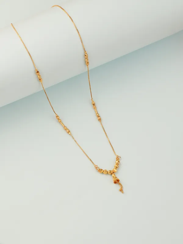 Golden_Alloy_Elegant_Mangal_Sutra_For_Women