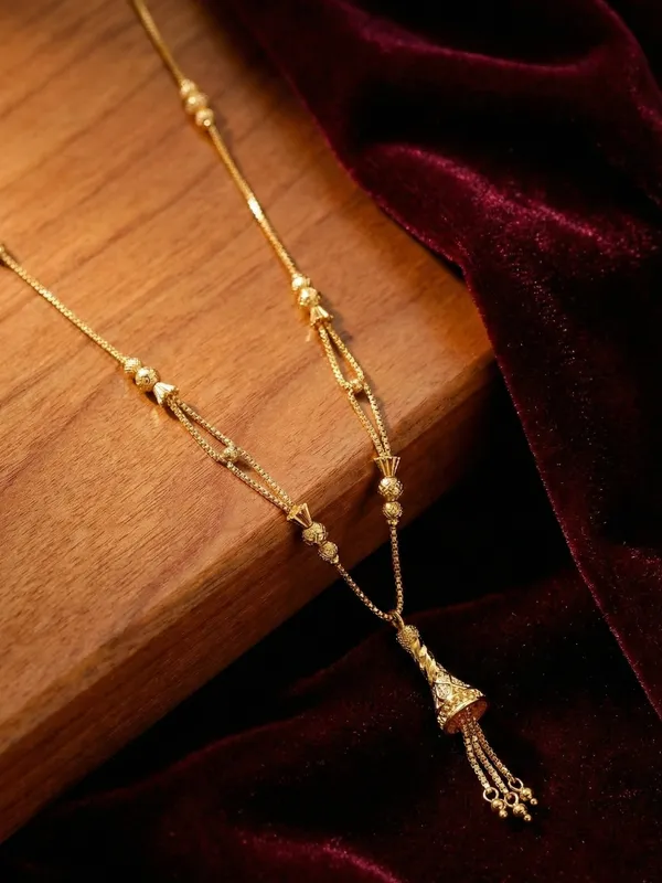 Golden_Alloy_Elegant_Mangal_Sutra_For_Women