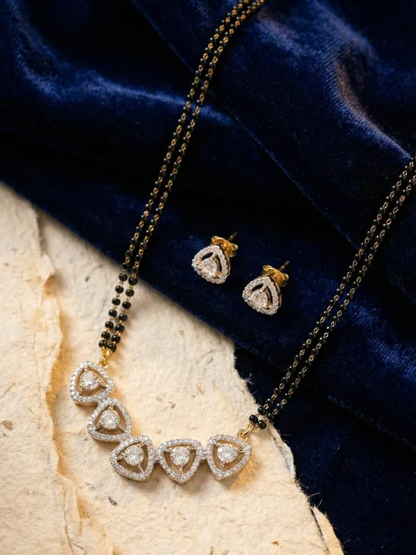 Alloy_Elegant_Mangal_Sutra_Set_With_Earrings