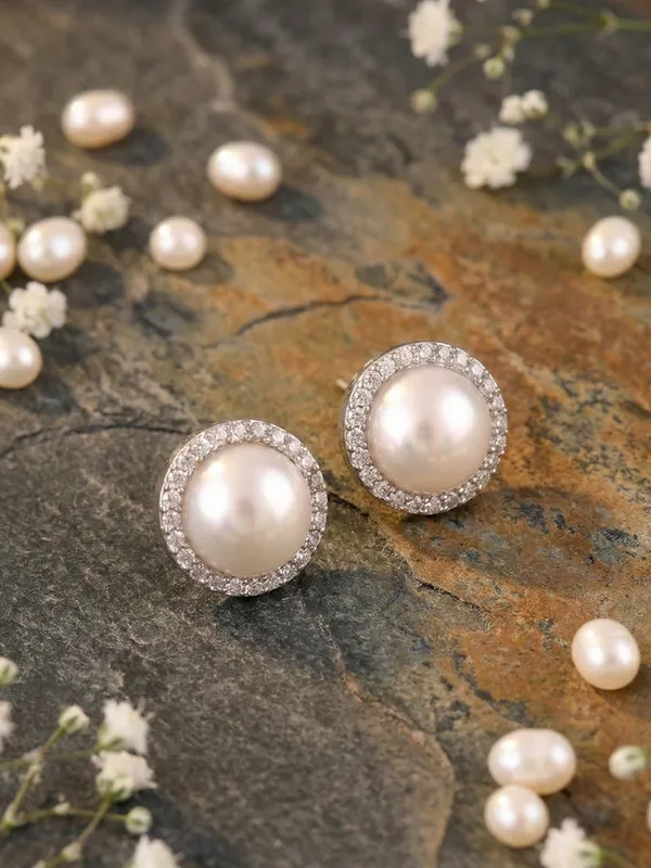 Silver_Fashionable_Earrings_For_Women