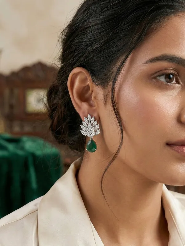 Silver_Alloy_Green_stoned_Fashionable_Earrings_For_Women