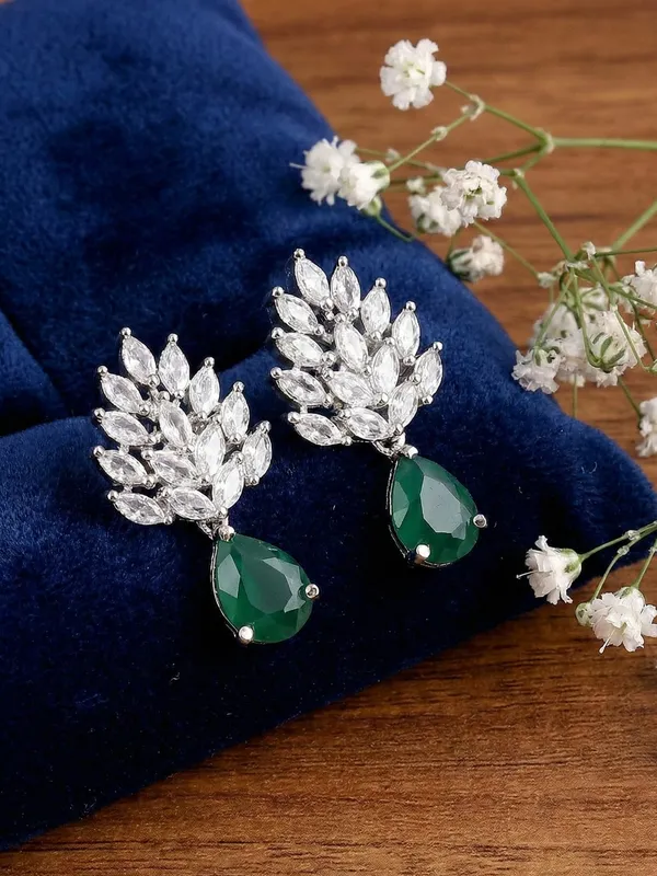 Silver_Alloy_Green_stoned_Fashionable_Earrings_For_Women
