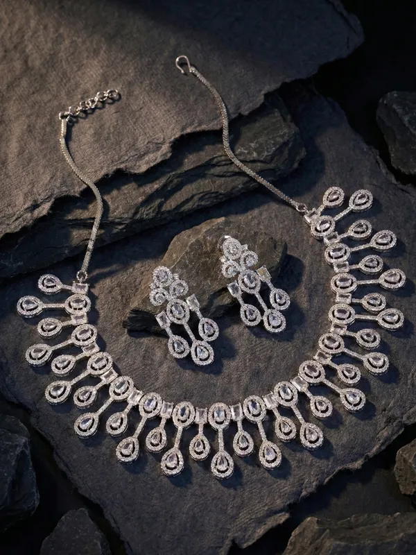 Silver_Alloy_Elegant_Jewellery_Set_For_Women