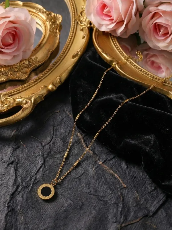 Gold_pated_Elegant_Pendant