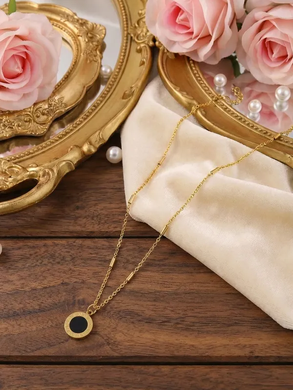 Gold_pated_Elegant_Pendant