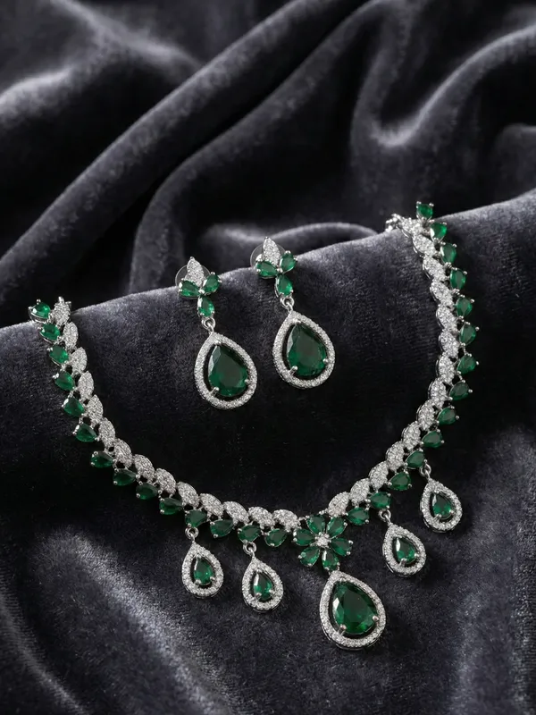 Green_Alloy_Elegant_Jewellery_Set_For_Women