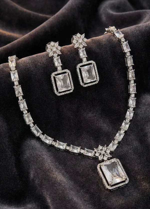 Silver_Alloy_Elegant_Jewellery_Set_For_Women