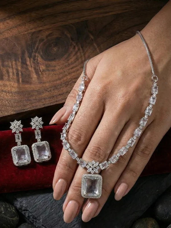 Silver_Alloy_Elegant_Jewellery_Set_For_Women