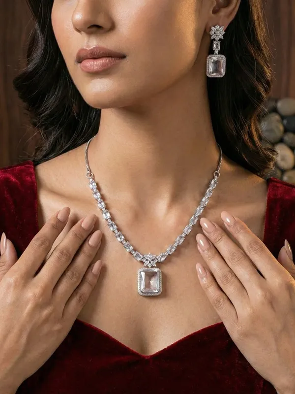 Silver_Alloy_Elegant_Jewellery_Set_For_Women