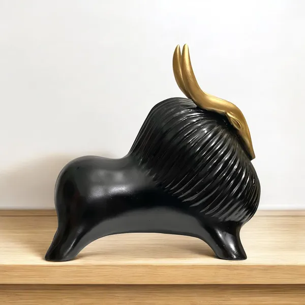 Black_&_Golden_Elegant_Resin_Yak_Showpiece_Statue