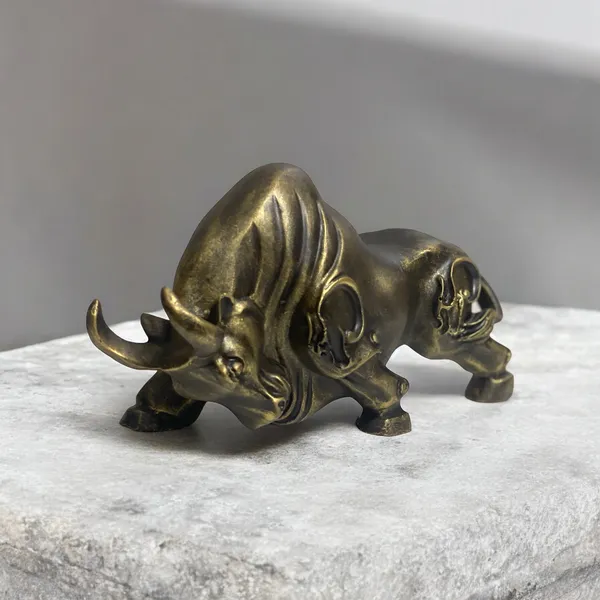 Brown_Hot_Sell_Bull_Sculpture_Stock_Market_Symbol_Statue_Resin_Showpiece