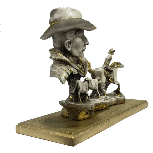 Golden_Abstract_Man_With_Horse_Table_Decor
